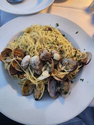 Al dente Trattoria by null