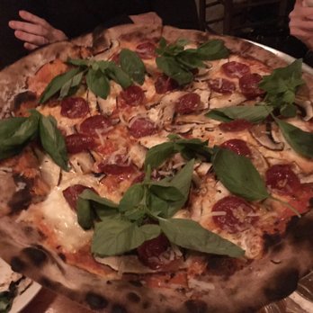 Lucali - Pizza Near Me - Brooklyn, New York