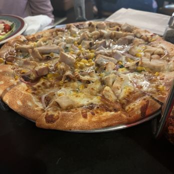 Giovanni's - pad thai chicken pizza - Pizza Near Me - Mammoth Lakes, California