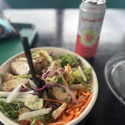 Leaf & Love - Carolina Crunch salad
