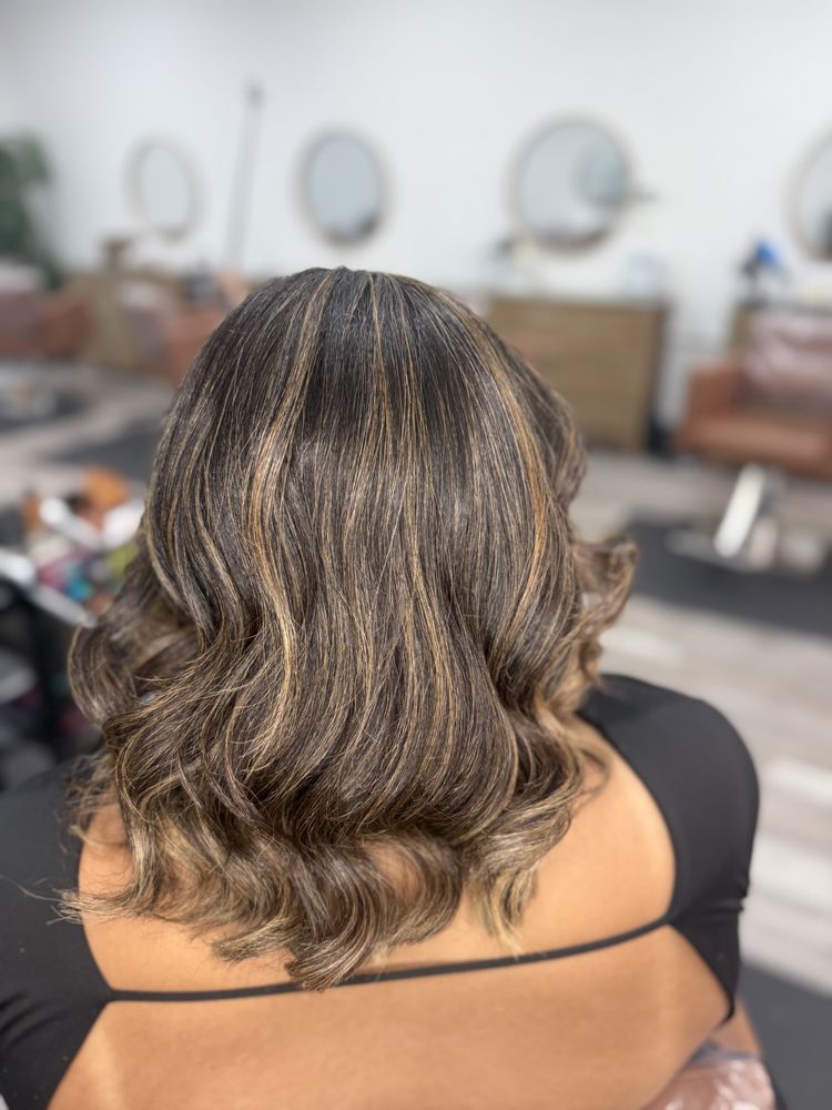 Ireny Dominican Hair Salon Logo