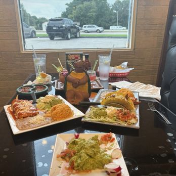 Tacos Y Mariscos Vallarta - Guacamole, chimichanga, lunch and a speedy Gonzalez. - Mexican Near Me - Raleigh, North Carolina Tacos Y Mariscos Vallarta - Guacamole, chimichanga, lunch and a speedy Gonzalez. - Mexican Near Me - Raleigh, North Carolina