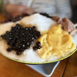 Class 302 Cafe - Shaved ice with boba, red bean, pudding, and Taro