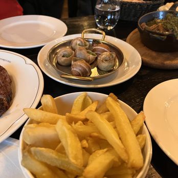 L'Escargot - Escargot XXL (Fries came with the ribeye) - French Near Me - Paris, 75
