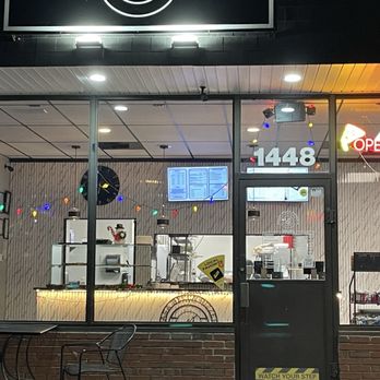 Brasa Bella Pizzeria - Outside - Pizza Near Me - Meriden, Connecticut