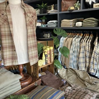 Rooster Bus - Men's Clothing Near Me - Scottsdale, Arizona