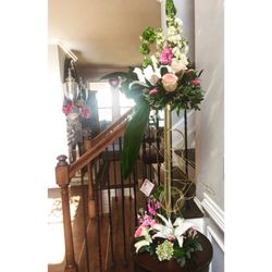 Rona's Florist & Gifts - Always spectacular arrangements!