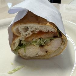 Heights Deli & Grill - Chicken sandwich