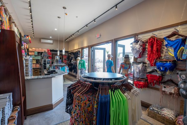 The Encore Lakeside Grill & Sky Bar by null