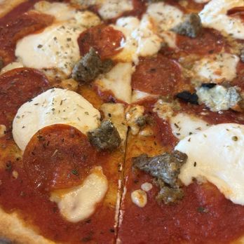 Blaze Pizza - Build Your Own Pizza (11-inch) - Salad Near Me - Fountain Valley, California
