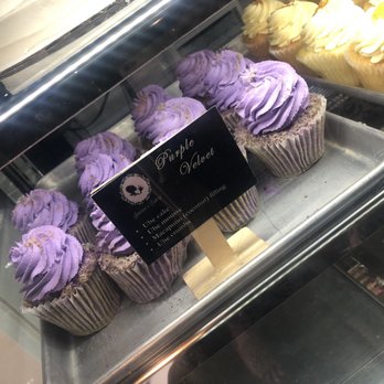 Jennivee’s Bakery - Ube cupcake - Desserts Near Me - Chicago, Illinois