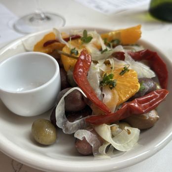 Sixty Vines - Citrus Olives - New American Near Me - Miami, Florida