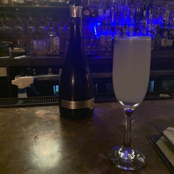 Simone on Sunset - Tiny bubbles - Wine Bars Near Me - Houston, Texas Simone on Sunset - Tiny bubbles - Wine Bars Near Me - Houston, Texas