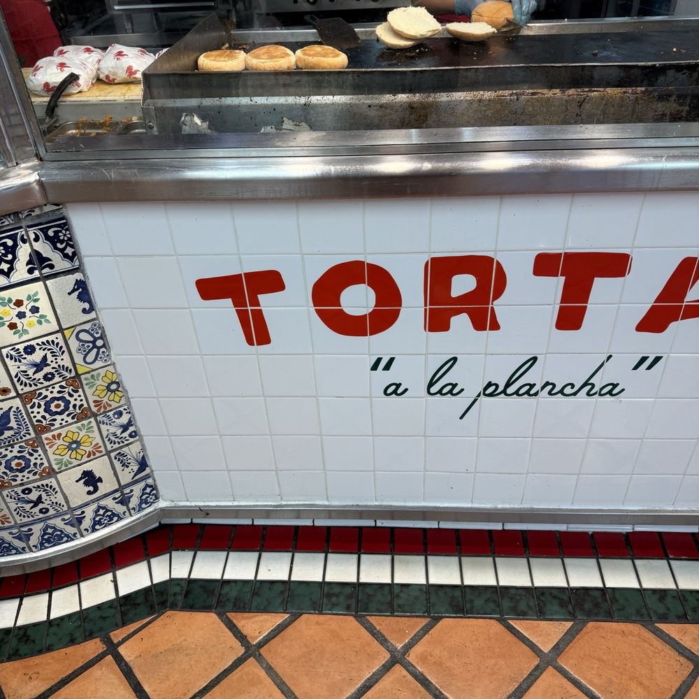 El Gallo Giro - 4 Torta Special (Especial 4 Tortas) - Caterers Near Me - Fontana, California El Gallo Giro - 4 Torta Special (Especial 4 Tortas) - Caterers Near Me - Fontana, California