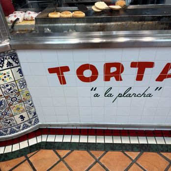 El Gallo Giro - 4 Torta Special (Especial 4 Tortas) - Caterers Near Me - Fontana, California El Gallo Giro - 4 Torta Special (Especial 4 Tortas) - Caterers Near Me - Fontana, California
