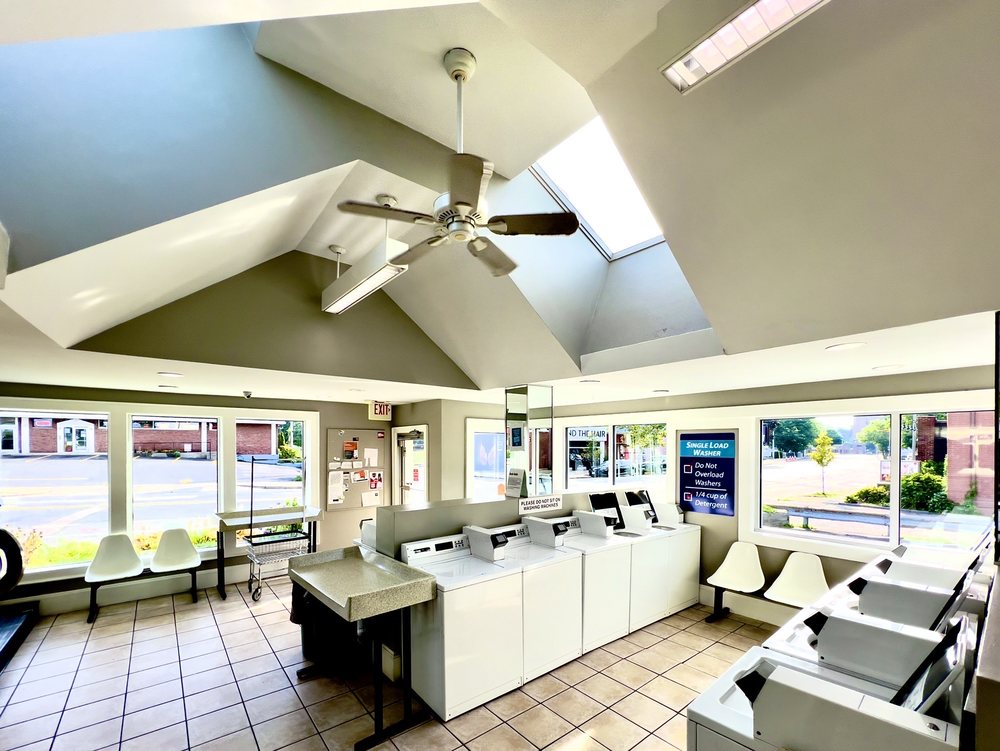 WEST END LAUNDROMAT Updated August 2024 25 Photos 410 Main St