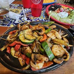 Don Pepe Mexican Restaurant - Shrimp fajitas with lots of veggies!