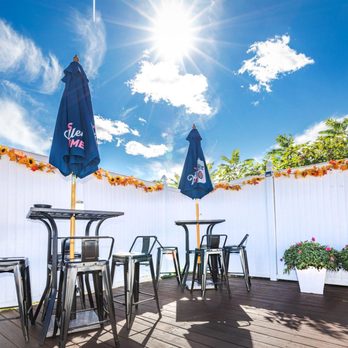 Britt's Pizzeria & Pub - enclosed outdoor patio! - Pizza Near Me - Hampton, New Hampshire Britt's Pizzeria & Pub - enclosed outdoor patio! - Pizza Near Me - Hampton, New Hampshire