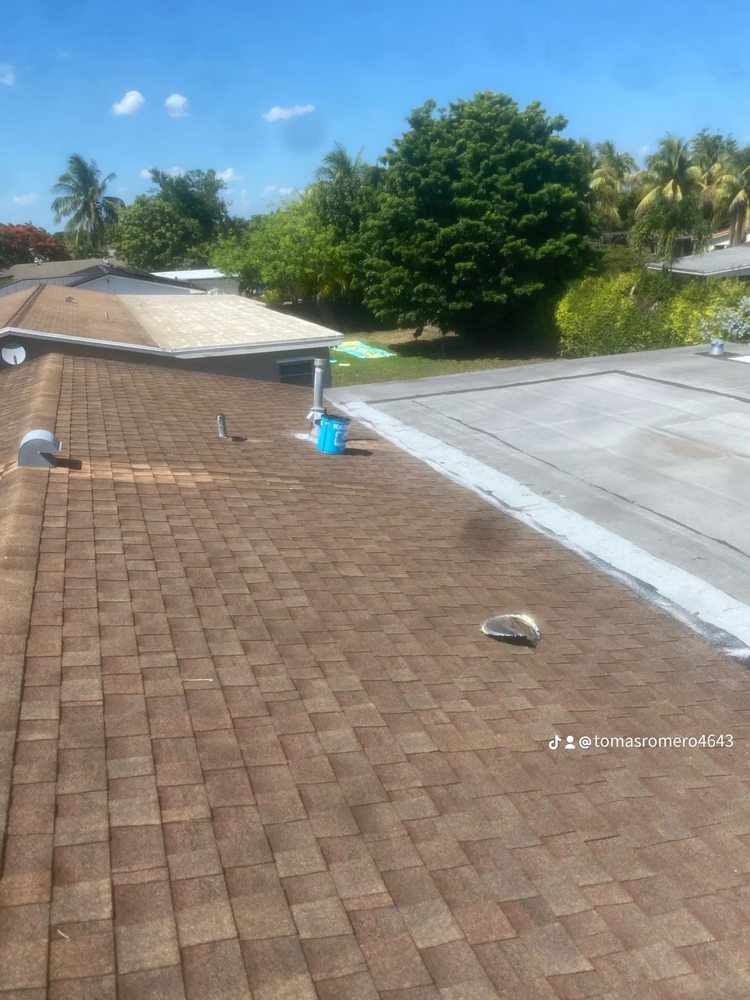 Slide of Tomas Roofer