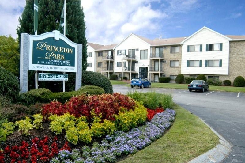 PRINCETON PARK Updated October 2024 93 Photos 678 Princeton Blvd