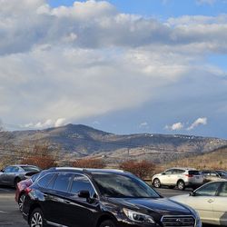 Highlander's Grill & Tavern - Local mountain view.