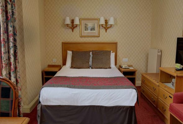 Crown & Mitre Hotel by null