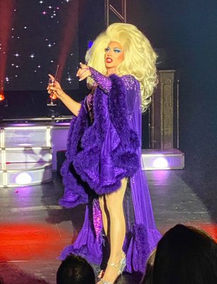 Shea's 710 Theatre by null