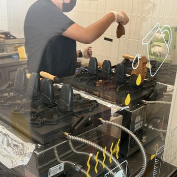 Somisomi - Making Taiyaki - Ice Cream & Frozen Yogurt Near Me - San Mateo, California Somisomi - Making Taiyaki - Ice Cream & Frozen Yogurt Near Me - San Mateo, California