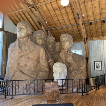 Mount Rushmore National Memorial - Landmarks & Historical Buildings Near Me - Keystone, South Dakota Mount Rushmore National Memorial - Landmarks & Historical Buildings Near Me - Keystone, South Dakota