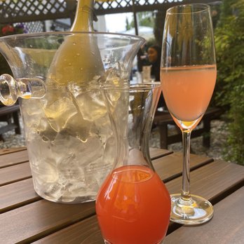 520 Bar & Grill - Build your own mimosas! - Bars Near Me - Bellevue, Washington