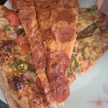 Slicers Pizza - Honestly, it's overpriced Costco pizza. Stick with Rusty's. - Pizza Near Me - Bakersfield, California Slicers Pizza - Honestly, it's overpriced Costco pizza. Stick with Rusty's. - Pizza Near Me - Bakersfield, California