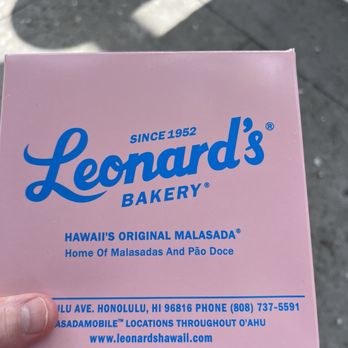 Leonard's Bakery - Mmmmm 6 Malasadas - Bakeries Near Me - Honolulu, Hawaii
