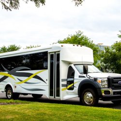 Naperville Limousine - PARTY BUS (22 PASSENGER)