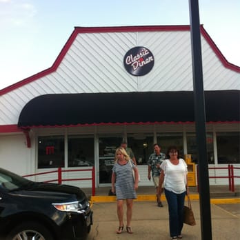 Classic Diner - two women walking in front of a classic diner - Diners Near Me - Henryetta, Oklahoma