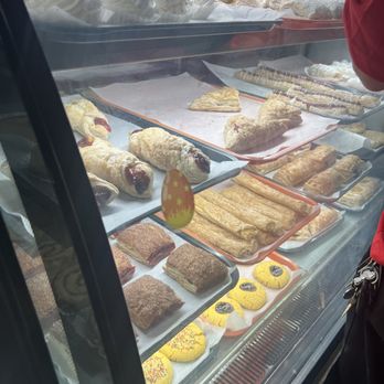 Panadería La Estrella - Bakery - Bakeries Near Me - Guayanilla, Puerto Rico