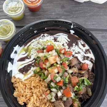 Mio Streetfood - Burrito bowl with lengua - Food Trucks Near Me - Bothell, Washington Mio Streetfood - Burrito bowl with lengua - Food Trucks Near Me - Bothell, Washington