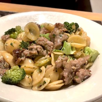 Petrarca Cucina E Vino - Orecchiette Broccoli e Salsiccia - Italian Near Me - New York, New York