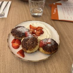 XL Restaurant Grill & Bar - Cottage cheese pancakes