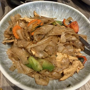 Siam Station - Pad kee mow with chicken - Thai Near Me - Cerritos, California