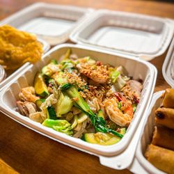 Aloha Pho Maui - Flat noodles with shrimp