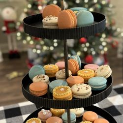 Grace Cakes Sweet Shoppe - Assorted Thanksgiving table flavors of macarons