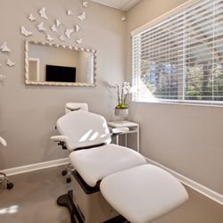 Tailor Made Looks Institute of Plastic Surgery and MedSpa - Check - up Room