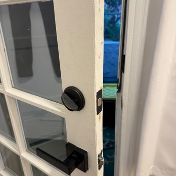 Locksmith Blue Santa M - Fresh Installation - Keys & Locksmiths Near Me - Santa Monica, California Locksmith Blue Santa M - Fresh Installation - Keys & Locksmiths Near Me - Santa Monica, California