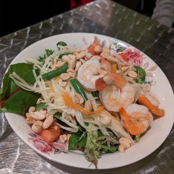Thai Mama - PAPAYA SALAD SOM TUM - Thai Near Me - Cranford, New Jersey