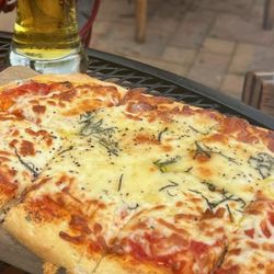 Glo Restaurant & Lounge - Flatbread Pizza