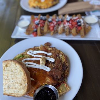 Blu Jam Cafe - California Omelette w/ chicken breasts added - Breakfast & Brunch Near Me - Sherman Oaks, California