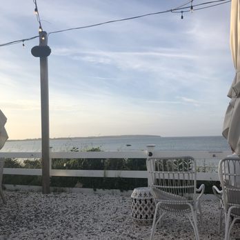 Beach Bar - Seafood Near Me - New Shoreham, Rhode Island