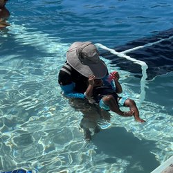 Lucky Duck Swim School - Learning to float