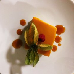Le Mignon - Mango Tiramisu