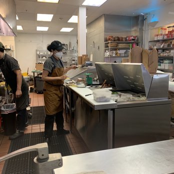 Holy Basil - Thai Near Me - Los Angeles, California